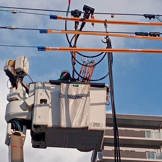 仮説変圧器のケーブル接続工事